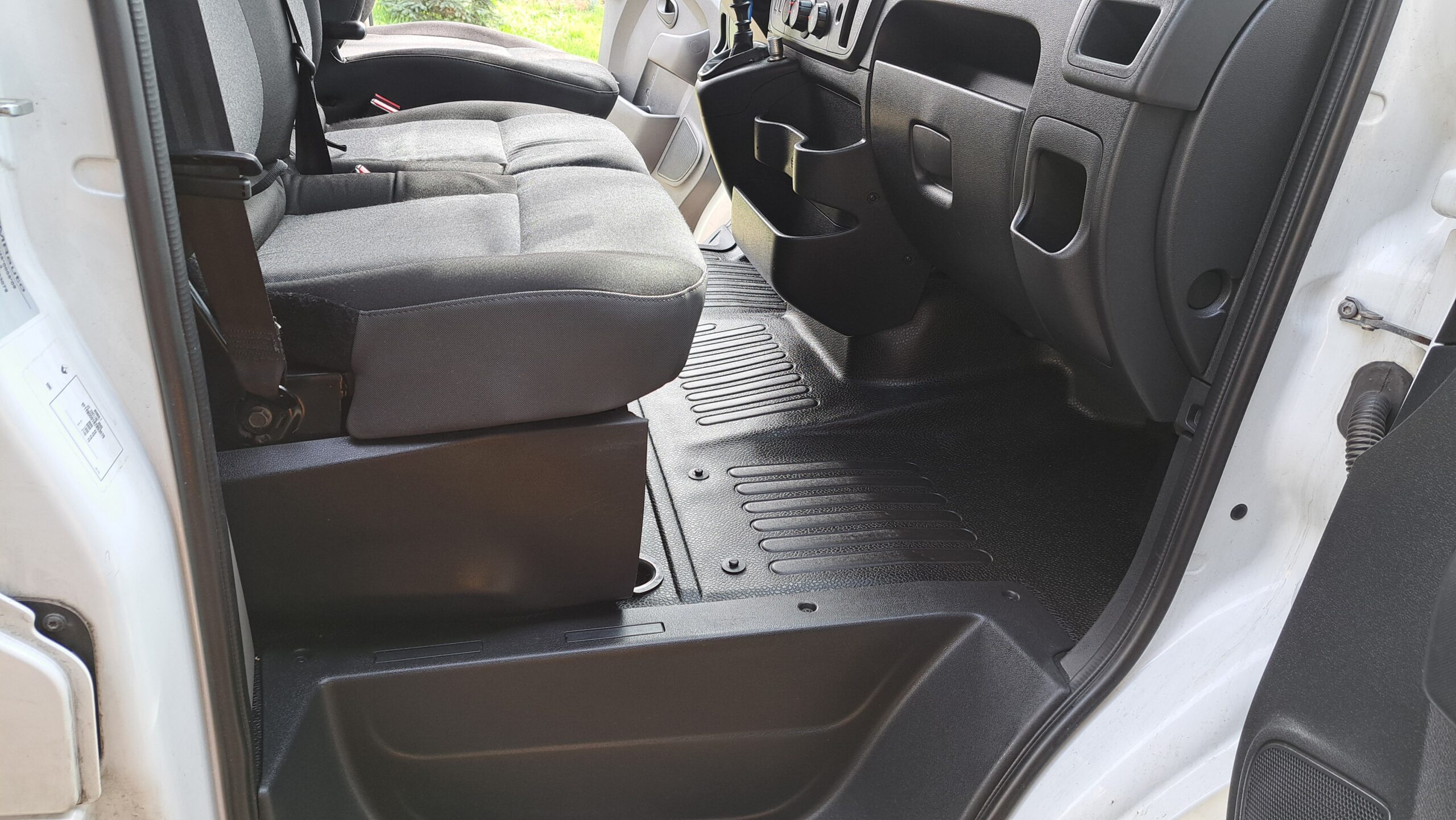 curatare saltea oradea, spalare saltea oradea, detailing interior auto Oradea, curatatorie auto Oradea, igienizare profesională saltele, detailing interior auto